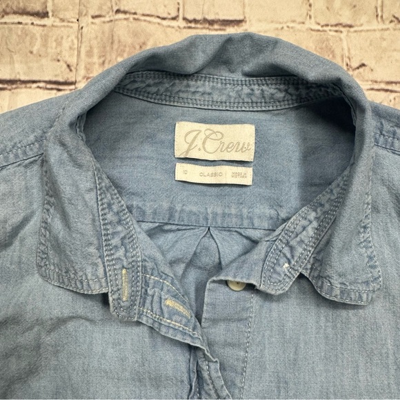 J. Crew Sz 10 classic fit chambray button down shirt - Picture 5 of 12